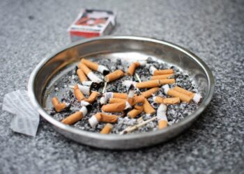 Tupakoinnista aiheutuvat sairaanhoitokulut ovat suuremmat kuin alkoholiin liittyvät.