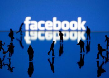 Opiskelija Max Schremsin valituksessa EU-tuomioistuimelle kysyttiin, onko Facebookilla oikeus siirtää käyttäjiensä tietoja Yhdysvaltoihin.