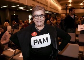 PAMin puheenjohtaja Ann Selin SAK:n liittojen kokouksessa tiistaina.