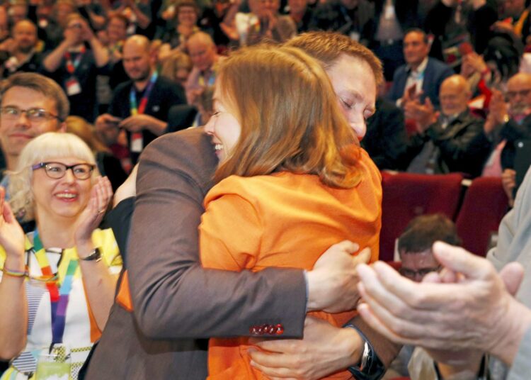 Vasemmistoliiton johto uusiutui täysin Oulun puoluekokouksessa vuonna 2016. Li Andersson valittiin puolueen puheenjohtajaksi neuvoa-antavan jäsenäänestyksen jälkeen yksimielisesti.