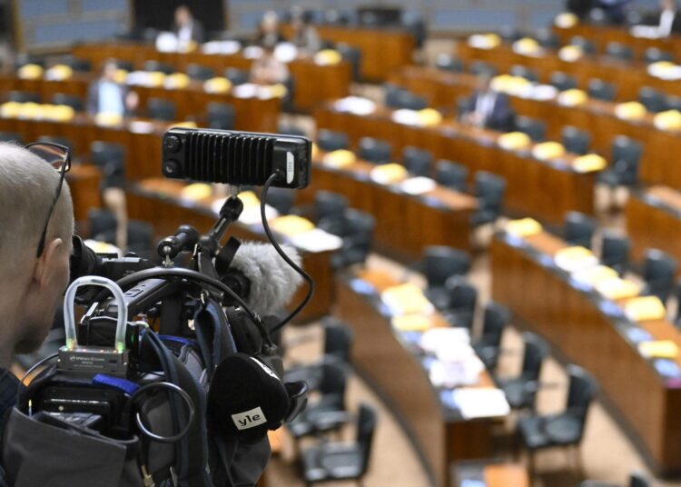 STTK:n mukaan hallituksen aikomat muutokset työmarkkinamalliin hidastaisivat palkkatasa-arvon toteutumista.