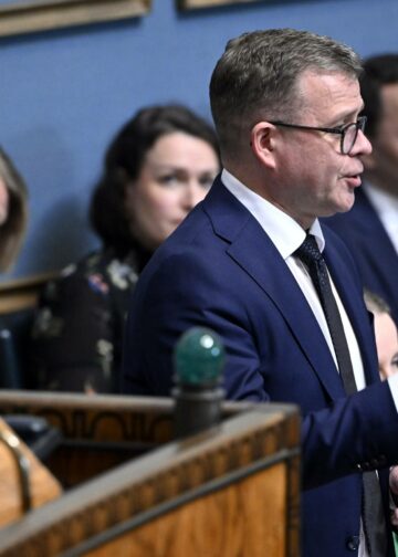 Pääministeri Petteri Orpo (kok) eduskunnan suullisella kyselytunnilla Helsingissä 16. toukokuuta 2024.