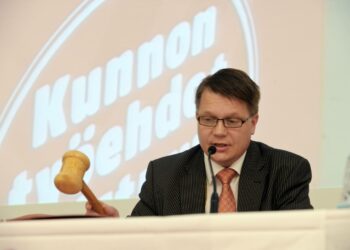 Elintarviketyöläiset haluavat Veli-Matti Kuntosen mukaan nostaa keskusteluun kunnallisen ruokatuotannon aseman ja sen tarjoamien työpaikkojen merkityksen.
