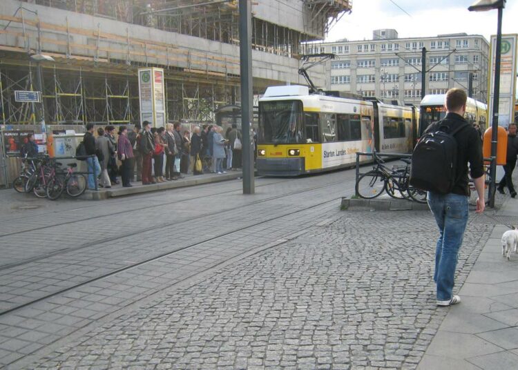 Saksan työttömyys on saatu painettua muutoksilla alas, mutta samalla tuloerot ovat moninkertaistuneet.