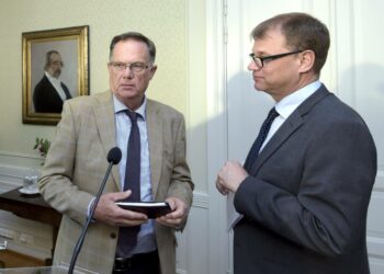 Selvitysmies Juhani Salonius lähtee selvittämään edellytyksiä yhteiskuntasopimukselle. Pääministeri Juha Sipilä (kesk.) hakee yhteiskuntasopimusta toisen kerran.