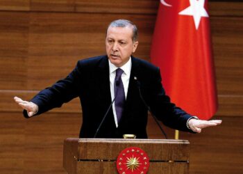 Presidentti Recep Tayyip Erdogan ei ollut ehdokkaana parlamenttivaaleissa, mutta silti niissä oli kysymys ennen kaikkea hänestä.