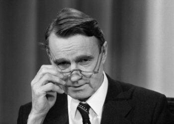 Mauno Koivisto virkaa tekevänä presidenttinä 27.10.1981.