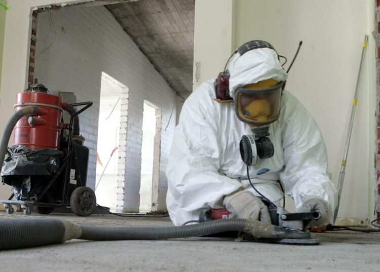 Nykyisissä asbestitöissä suojaukset ovat kunnossa.