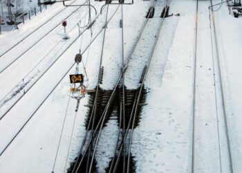 Tutkimuksen tilanneet rautatiejärjestöt pitävät hallituksen rautatielinjauksia vastuuttomina.