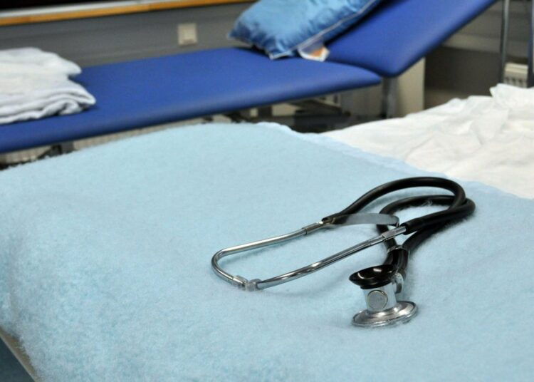 Terveydenhuollon ammattihenkilöiden valvontalautakunta poistanee Laihon lääkärinoikeudet väliaikaisesti maanantaina.