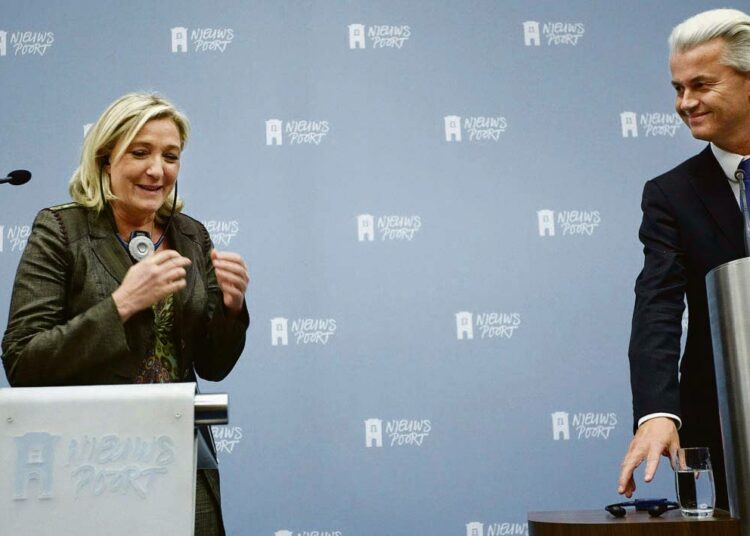 Äärioikeistojohtajat Marine Le Pen ja Geert Wilders kokoavat yhteistä blokkia ensi vuoden eurovaaleihin.