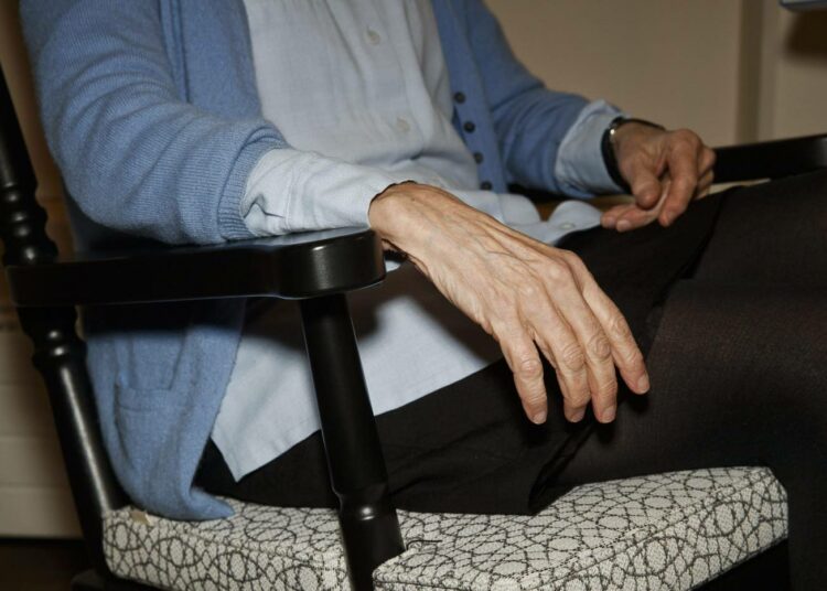 Vanhustenhoidon työntekijöistä suurin osa on lähi- ja perushoitajia ja SuPerin jäseniä.