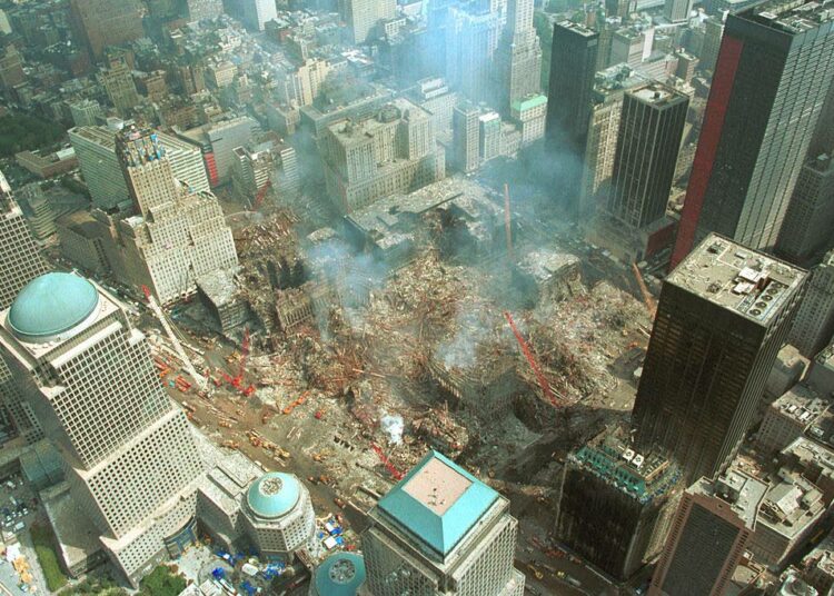 Vuoden 2001 syyskuun 11. päivän terrori-iskun jälkiä New Yorkissa.