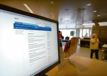 Uudistuksen yhtenä tarkoituksena on houkutella ihmisiä jatkamaan pitempään työelämässä, jotta lisätyövuosilla kompensoitaisiin kertoimen kuukausieläkettä pienentävä vaikutus.