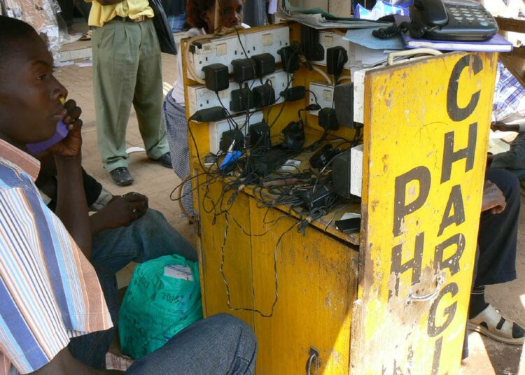 Ugandassa on 33 miljoonaa asukasta ja 10,7 miljoonaa matkapuhelinliittymää.