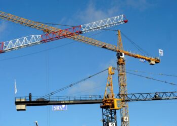 Kukaan ei tiedä rakennusalalla työskentelevien ulkomaalaisten määrää.