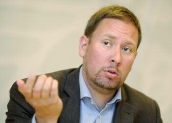 Urheiluministeri Paavo Arhinmäki.