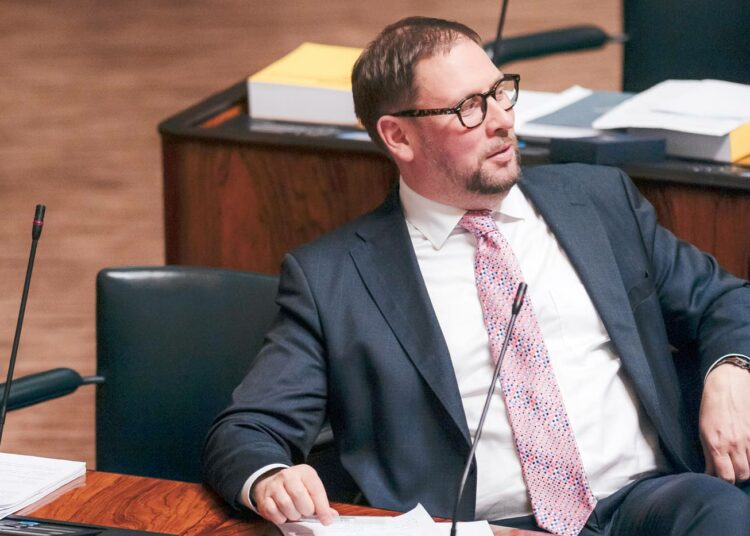 Vasemmistoliitto suhtautui pormestarimalliin kriittisesti, Paavo Arhinmäki sanoo. Arhinmäki on istunut Helsingin kaupunginvaltuustossa vuodesta 2000.