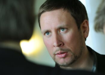 Arhinmäen mukaan Vasemmistoliitto päättää kannastaan eduskuntaryhmän ja puoluevaltuuston yhteiskokouksessa.