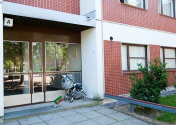 Annika Lapintie painotti sitä, että korkeat asumismenot ovat syy lukemattomien ihmisten toimeentulovaikeuksiin.