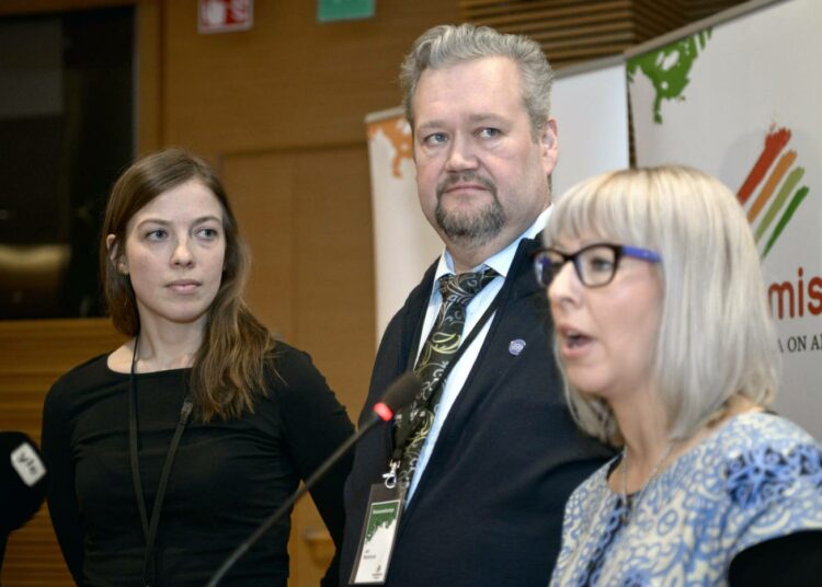 Vasemmistoliiton puheenjohtajaehdokkaat Li Andersson (vas.), Jari Myllykoski ja Aino-Kaisa Pekonen aloittavat kiertueen viikonloppuna Pohjois-Suomessa.