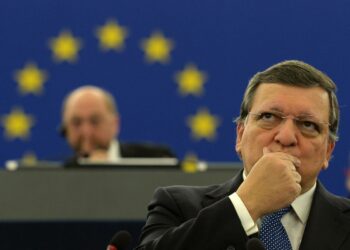 José Manuel Barroso puhumassa EU-parlamentissa syksyllä 2014.