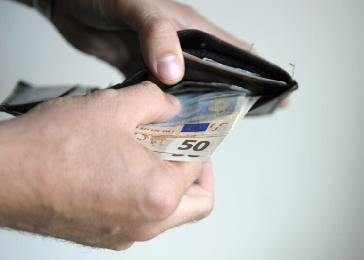 Avoimuus auttaisi korjaamaan perusteettomat ja epätasa-arvoiset palkkaerot työpaikoilla.