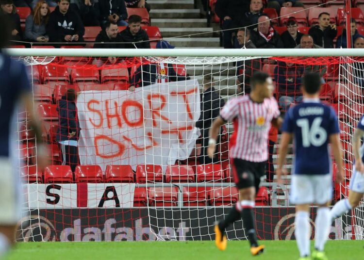 Sunderlandin fanit vaativat Ellis Shortia ulos ottelussa Nottingham Forestia vastaan syyskuussa 2017.