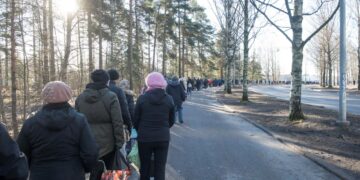 "Koronaepidemia syventää eriarvoisuutta rajusti tavalla, jota lähietäisyydeltä on vaikea havaita. Nyt näemme leipäjonojen, toimeentulotuen, työttömyysturvan ja monien muiden tukitoimien kasvavan."