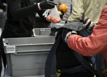 Hallituksen leikkaukset ovat johtaneet ruoka-avun tarpeen kasvuun.