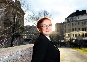Palkansaajien tutkimuslaitoksen johtajaksi siirtyvä Seija Ilmakunnas kaipaa Suomeen laaja-alaisempaa taloustutkimusta.