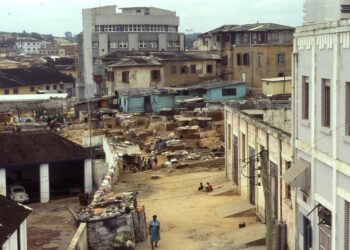 Kalansavustamo Takoradi-Sekondissa.