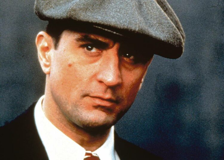 Suuri gangsterisota on muhkea eepos Brooklynin amerikanjuutalaisten gangsterien elämästä viiden vuosikymmenen aikana. Kuvassa Robert De Niro.