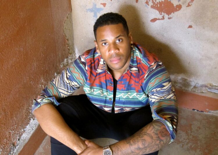 Brittijuontaja Reggie Yates matkustaa Etelä-Afrikkaan tutustumaan apartheidin jälkeen syntyneiden elämään.