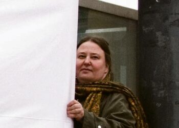 Rauhanliiton toiminnanjohtajan Laura Lodeniuksen mukaan rauhanjärjestöjen valtionapujen leikkaaminen johtaa järjestöjen toiminnassa supistamiseen.