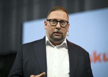Paavo Arhinmäki.