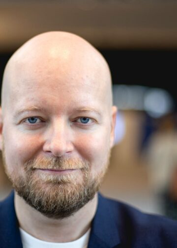 Vapaiden markkinoiden harhaunesta on herättävä viimeistään nyt, sanoo europarlamentaarikko Jussi Saramo (vas.).