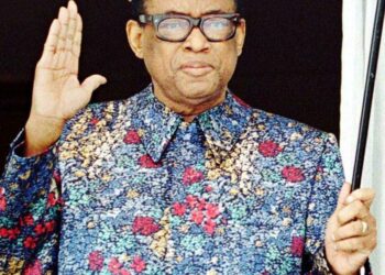 Mobutu Sese Seko rälläsi aikoinaan Kongon kassan. Nyt maan velat ostanut yksityinen ?korppikotkayhtiö? karhuaa niitä moninkertaisina takaisin.