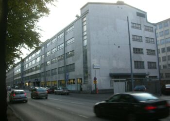 Mäkelänkatu 56:ssä ei tänään ole asunnottomien tukiasuntoja, koska Eero Lehden omistaja Taloustutkimus Oy osti sen tytäryhtiöittensä käyttöön.