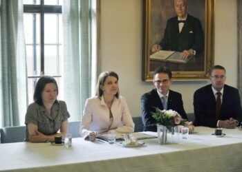 SAK, STTK ja Akava viestittävät tulevalle pääministerille Mari Kiviniemelle, että nyt ei ole leikkauslistojen aika.