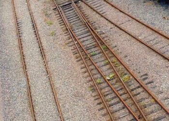 Pullonkaulat rautatieliikenteessä liittyvät monelta osin radan kuntoon.