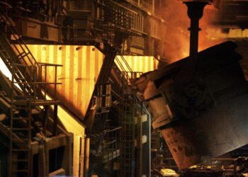 Ammattiliitto Pron puheenjohtaja Antti Rinne kertoo, että pitkäaikaistyöttömien osuus kasvaa etenkin metalliteollisuudessa ja metsäteollisuudessa.