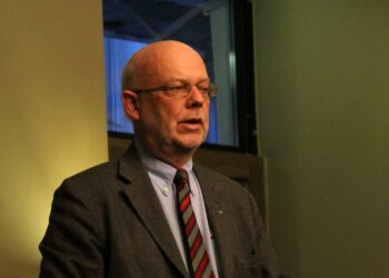 Mart Meri on ollut Viron parlamentin (riigikogu) jäsen pientä taukoa lukuun ottamatta vuodesta 1999; hän on Viron presidenttinä vuosina 1992–2001 toimineen Lennart Merin poika.