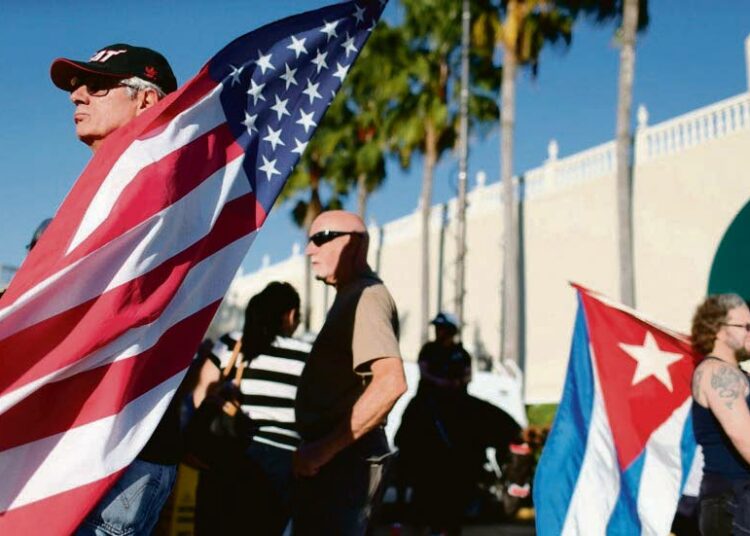 Kuuban saarron lieventämisen aloittamisella lienee vaikutusta maailmanpolitiikkaan, jossa kylmät tuulet puhaltelevat entistä viuhemmin.