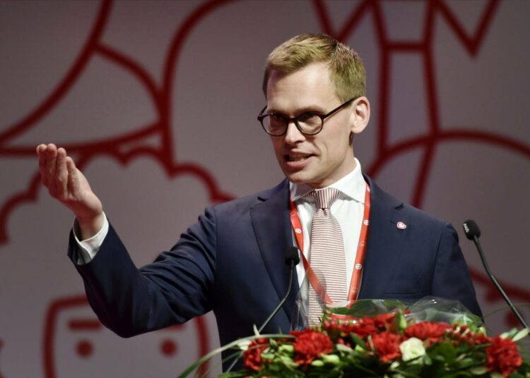 SDP:n puoluesihteeri Antton Rönnholm linjasi mahdollisiksi hallituskumppaneiksi kaikki muut paitsi perussuomalaiset.