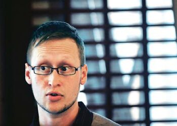 Tutkija Jarmo Pykälä arvostelee Suomen ristiriitaista asevienti- ja kehityspolitiikkaa.