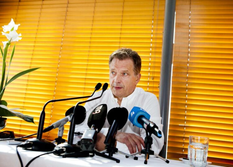 Sauli Niinistö tiedotustilaisuudessaan.