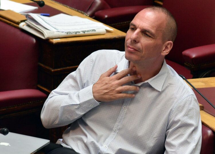 Kreikan entisestä valtiovarainministeristä Gianis Varoufakisista tehtiin kaksi rikosilmoitusta.