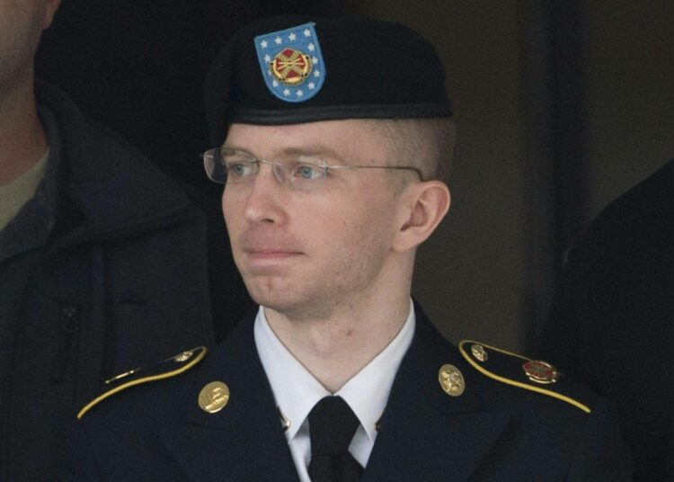 Chelsea Manning elokuussa 2013 otetussa kuvassa, jolloin hän oli vielä nimeltään Bradley Manning.