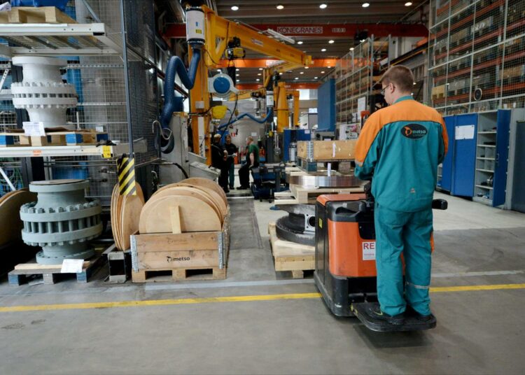 Tuoreen työolobarometrin tulos on ensimmäistä kertaa myönteinen sitten vuoden 2000. Myönteisimmät odotukset olivat miehillä ja alle 35-vuotiailla.